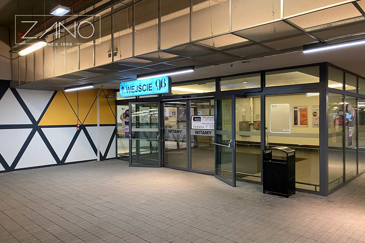 Plieninė atliekų dėžė, nudažyta RAL 9005 spalva