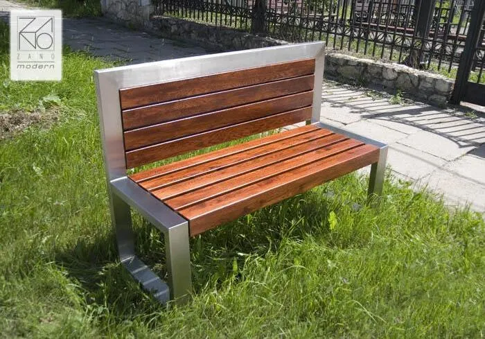 Vienas nerūdijančio plieno suoliukas su atlošu