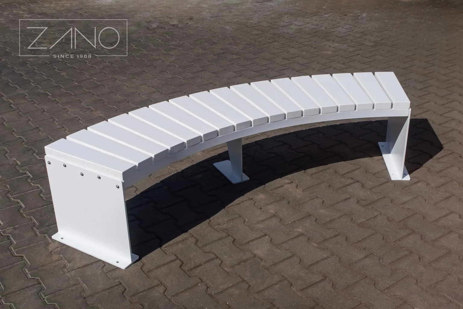 Domino 60 | 60 laipsnių kampu išlenkta suoliukas