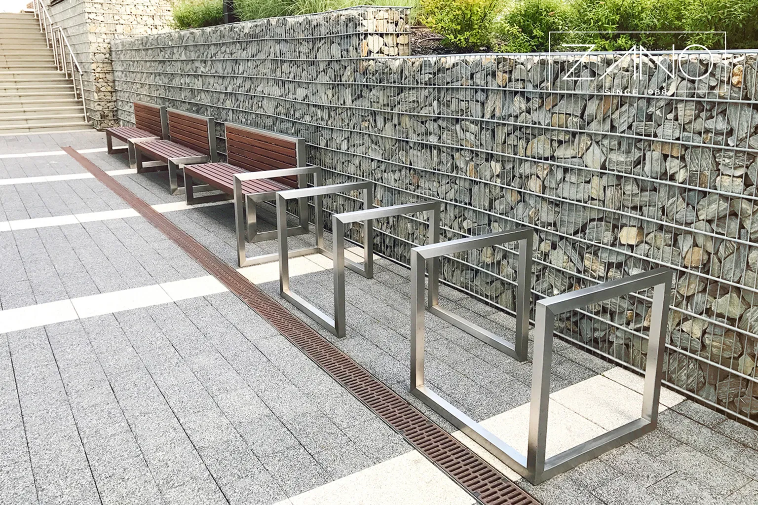 Dviračių stovas iš nerūdijančio plieno