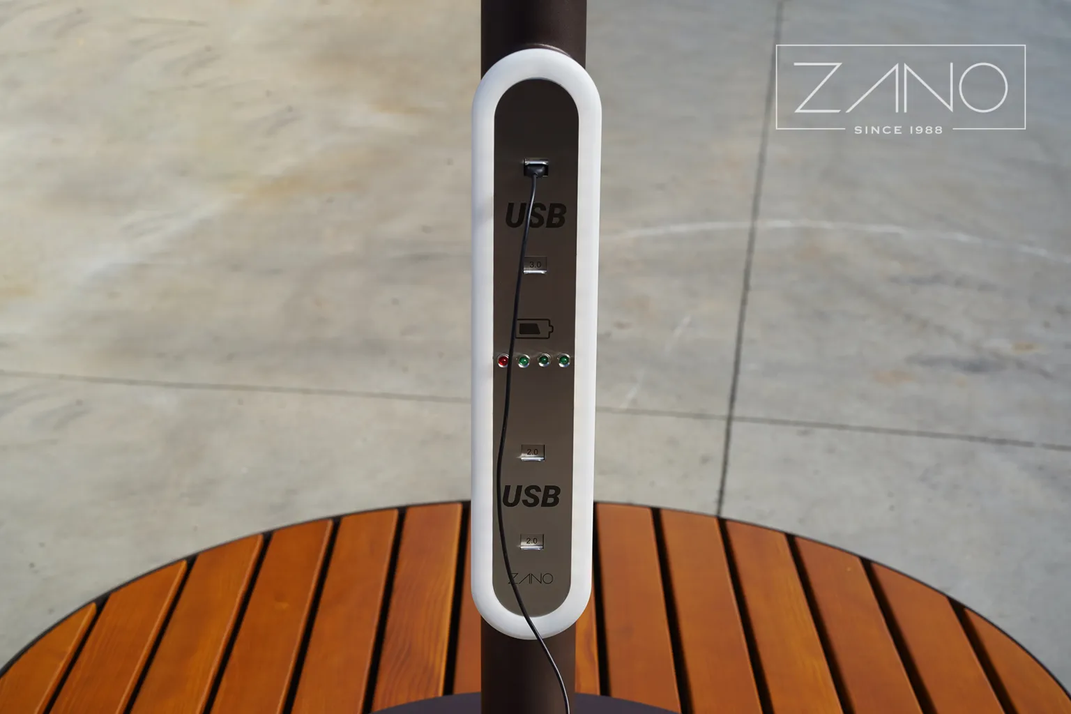 USB panelė – mobiliųjų įrenginių įkrovimo stotelė