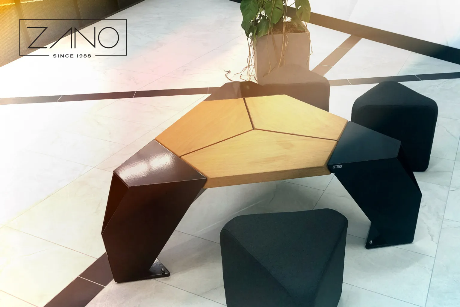 Sėdynė „Ivo“ 02.345 | „Zano mažoji architektūra“