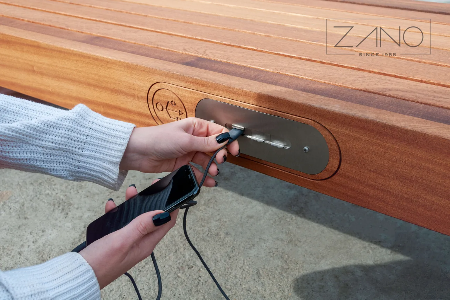 Telefono įkrovimas per USB prievadus