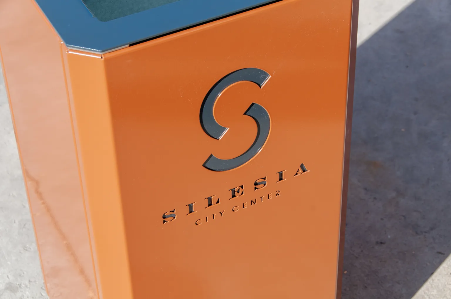 Iš plieno išpjautas „Silesia“ logotipas