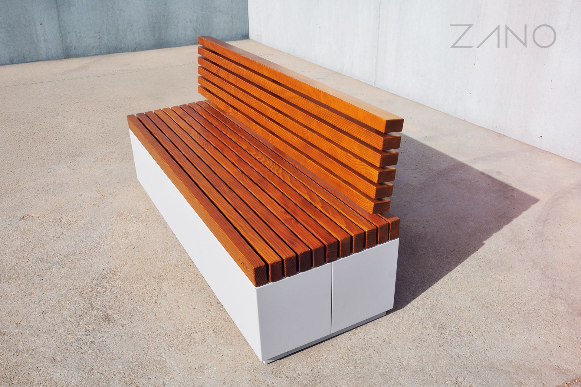 "Quadro" - miesto suoliukas su atlo&scaron;u