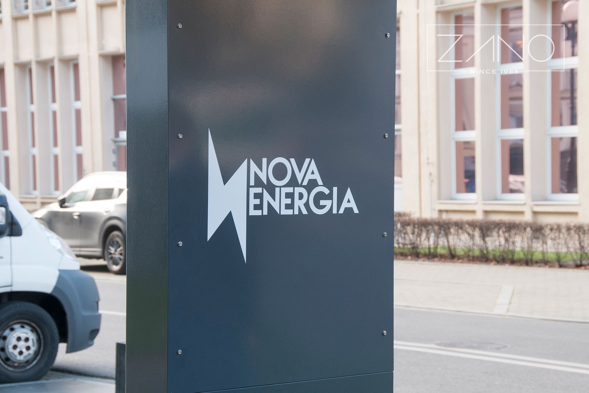 "Nova Energia" - AGH Krokuvos saulės baterijų stendas